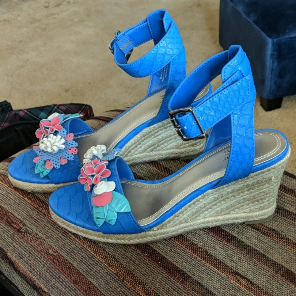Impo wedge sandals